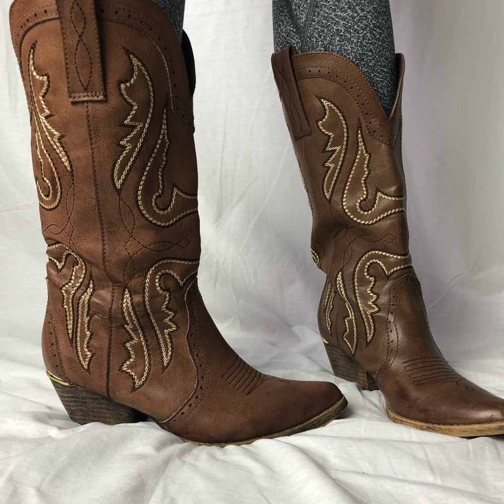Cow girl boots size 7